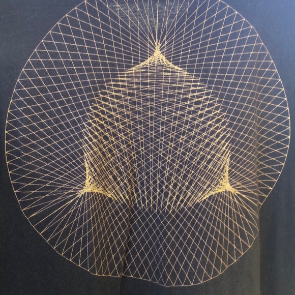 Geometric tee - Picture 5 of 5